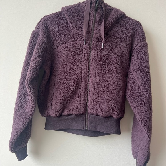 Lululemon Short and Sweet Reversible Sherpa Jacket - Picture 2 of 5